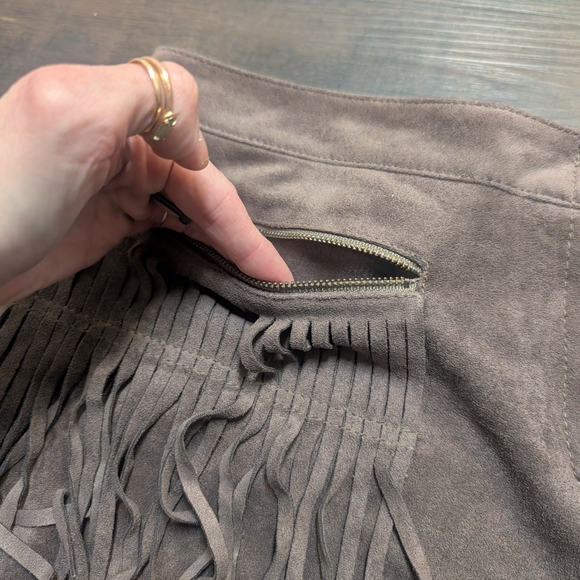 BCBGMAXAZRIA Weston Faux Suede Fringe Shorts Size Large - Picture 3 of 5